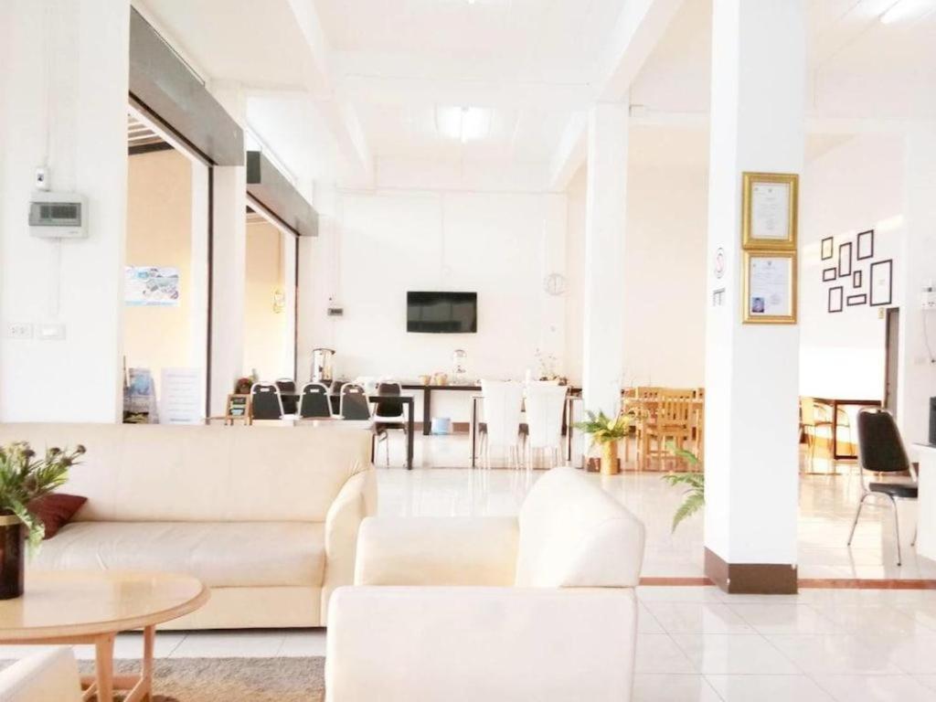 Rueangrat Hotel Ranong Eksteriør bilde