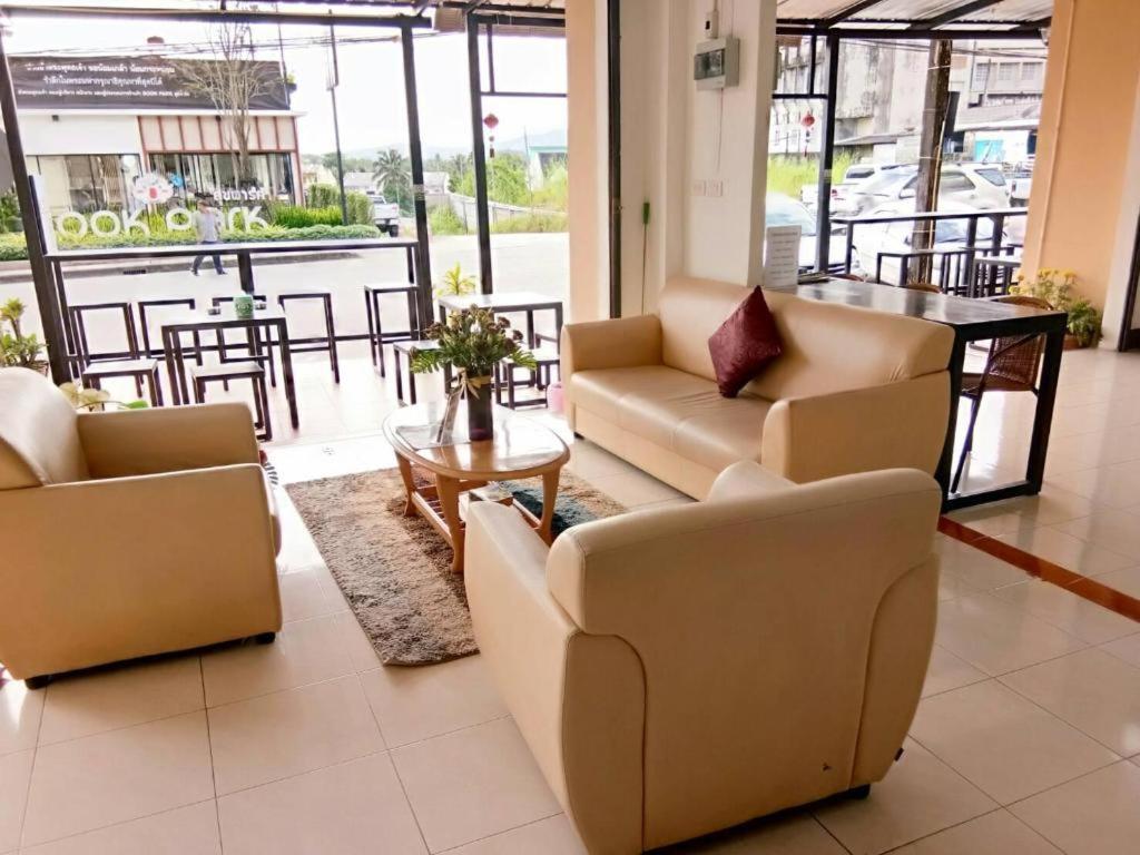 Rueangrat Hotel Ranong Eksteriør bilde